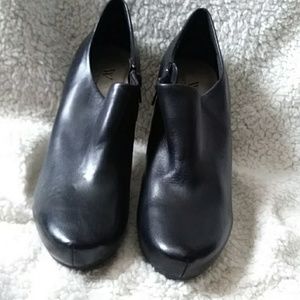 NWT Black heels